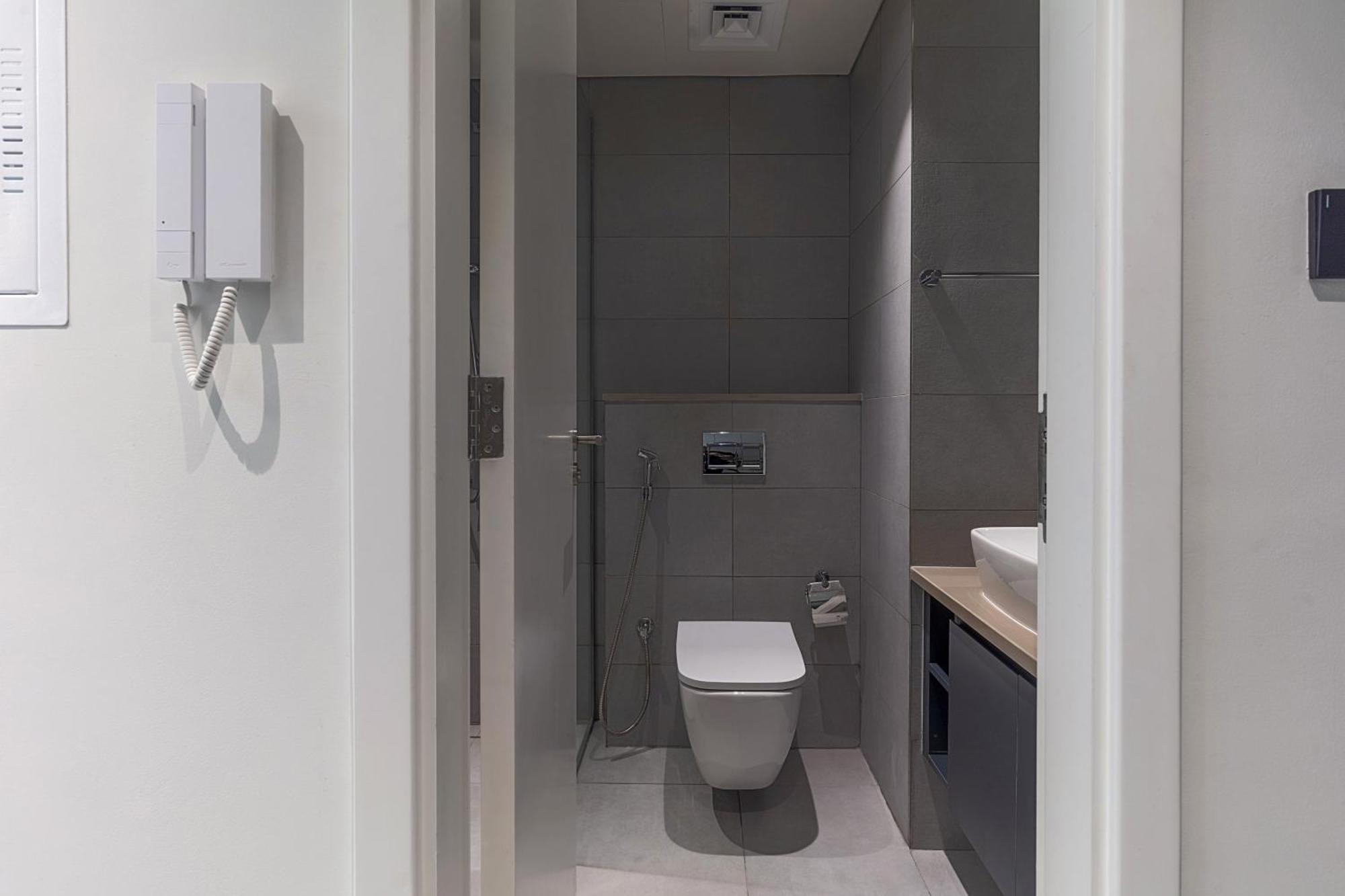 Garden & Pool Access Apartment *